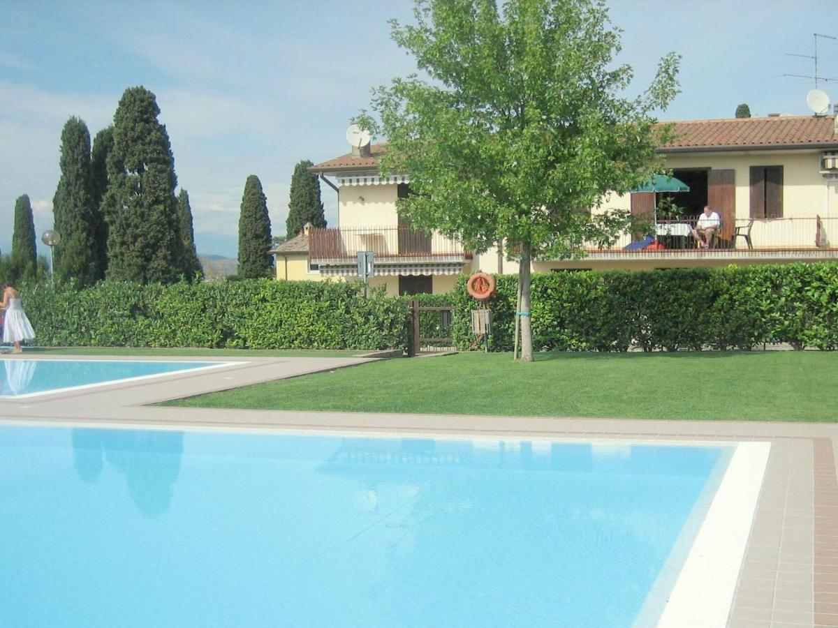 Enticing Holiday Home In Lazise With Swimming Pool Εξωτερικό φωτογραφία