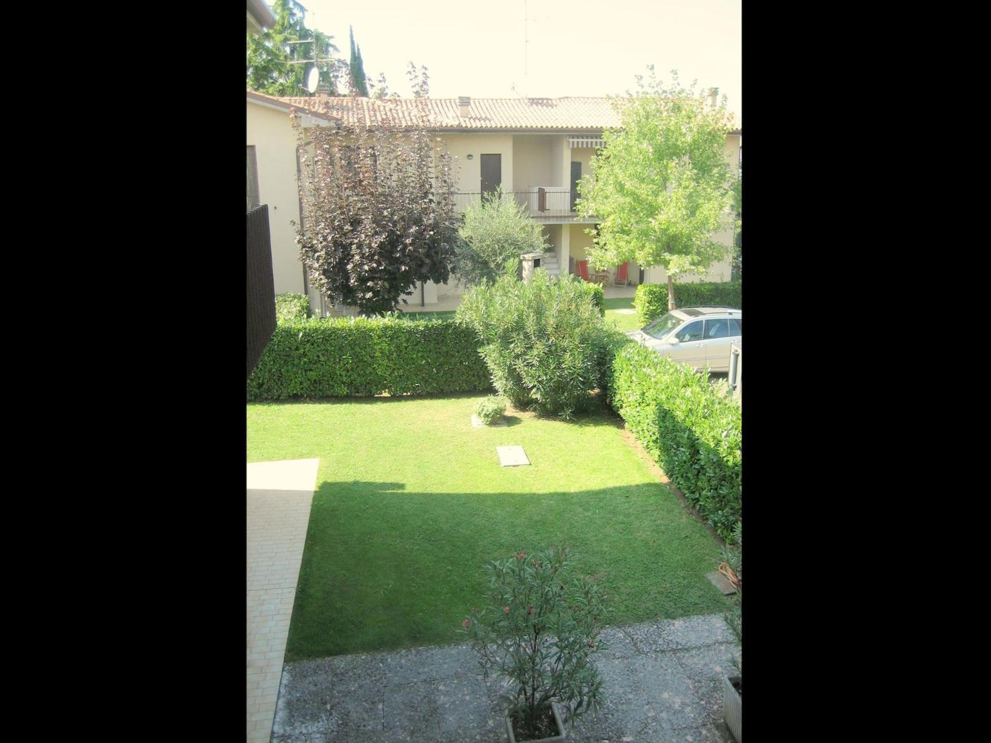 Enticing Holiday Home In Lazise With Swimming Pool Εξωτερικό φωτογραφία